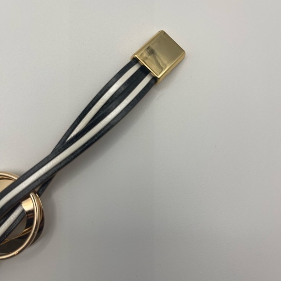 Bohemian layered leather bracelet - Picture 7 of 11